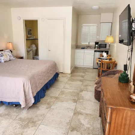 Silver Sands Motel