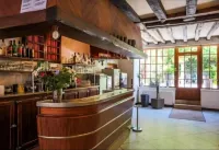 Hotel Restaurant le Grand Monarque Hotels in Varzy