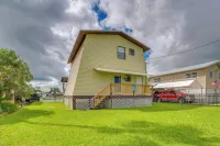 Hernando Beach Waterfront Home w/ Boat Dock & Deck - Homestays