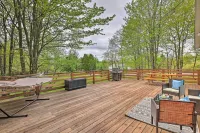 Pet-Friendly Long Pond Abode Near Lakes and Resorts! - spa
