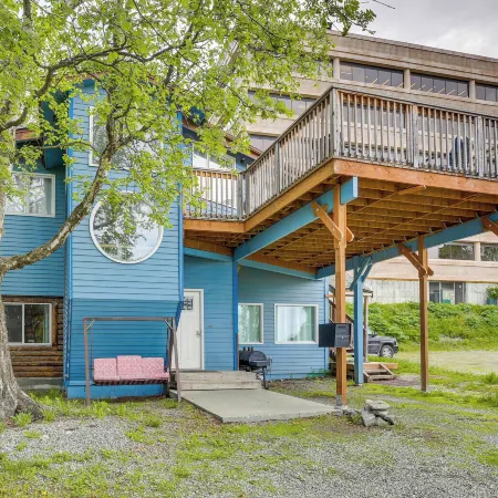 Modern Anchorage Getaway, Steps from Coastal Trail