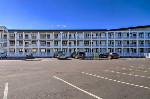Lake-View Patio and Pool Access Osage Beach Condo