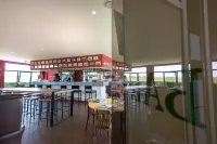 Logis Hôtel & Restaurant de l'Aérodrome de la Baie de Somme Hotel a Behen