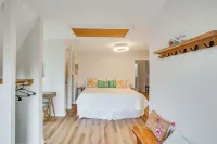 Epic Brunswick Apartment with Deck! - 3-Star