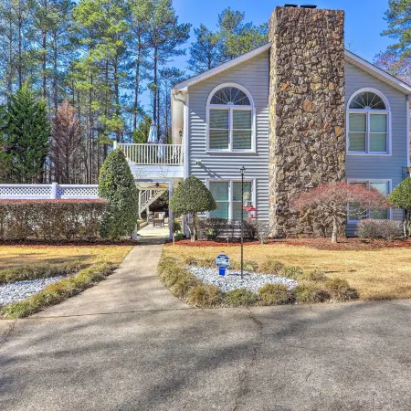 Suwanee House w/ Pool & Game Room!