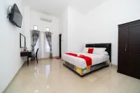 RedDoorz Near Makassar Town Square 2 Hotels in Manggala