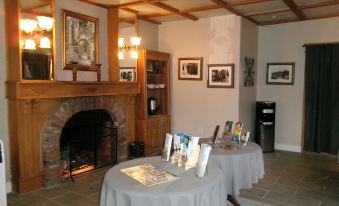 Carmel Wayfarer Inn