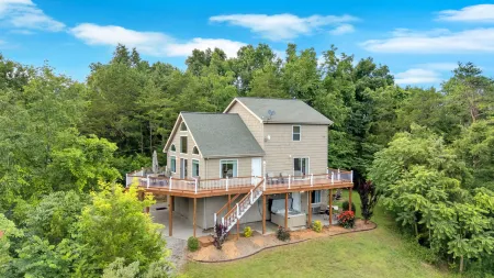 Private Deck and Sauna with Breathtaking Lake Views - Cozy Retreat