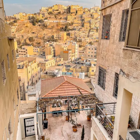 Villa Mira Guesthouse 1 - Downtown Central Amman - Al Diyrih
