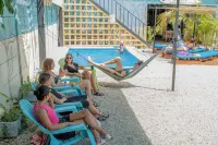 Habitat Surf Glamp - Beach