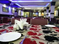 Hotel Embassy International - breakfast
