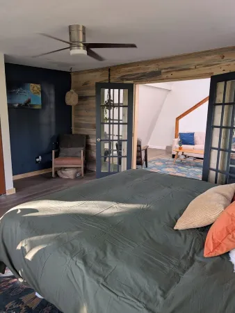 Quaint and Quirky Woodland Cottage - 2 Bedrooms 1 Bath