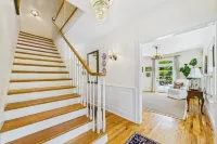 Quiet, luxe, near trails & town