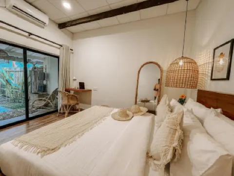 Kickin' Surf Lodge Hotels in 