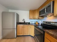 Cheerful Designer Condo w/ City & Mountain Views