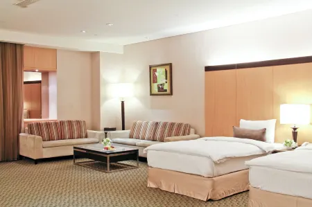 Queena Plaza Hotel