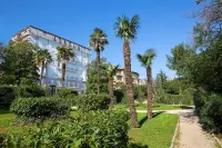 Hostel Link Hotels in Icici