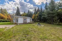 The 1837: Your cozy, pet-friendly escape in the heart of nature Hotels in Portneuf