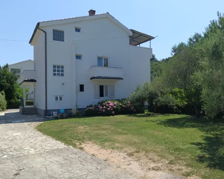 Apartment Kurelic Hotels in Rab