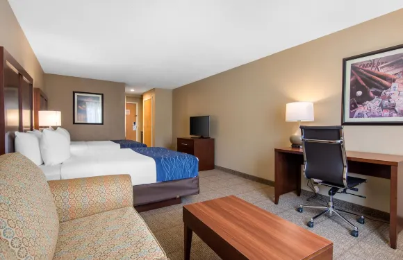 舒適酒店及套房庫珀斯敦 / 米爾福德