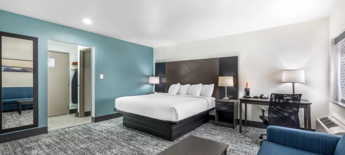 Baymont by Wyndham Champaign Hotels in Champaign