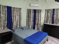 A & E Rentals のホテル