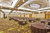 Crowne Plaza Lansing Hotels in Waverly