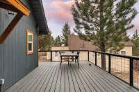 Cozy 2BR Fawnskin Cabin Big Bear Lake, Hiking Trails & Snow Summit Nearby