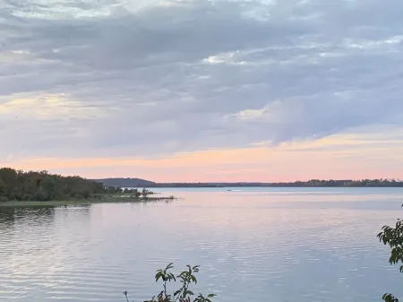Outdoormen’s Paradise on Lake Sam Rayburn adjoining Angelia National Forest