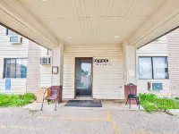 OYO Hotel Pipestone MN, Canterbury Park Hotels in Pipestone