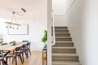 Wintergreen Retreat w/Hot Tub by Village