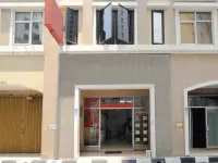 Ancol Homestay Hotels near Ancol Dreamland