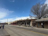 Cozy Private Adobe Studio • Kiva Fireplace • Walk to Taos Plaza • Pet-Friendly