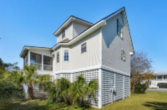 Charming 3 Bedroom 3.5 Bath Home in Ocean Ridge.