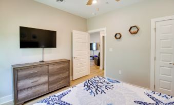 4 Mi to Rockport Beach Park: Home w/ Resort Perks