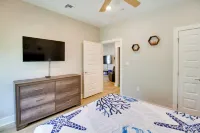 4 Mi to Rockport Beach Park: Home w/ Resort Perks