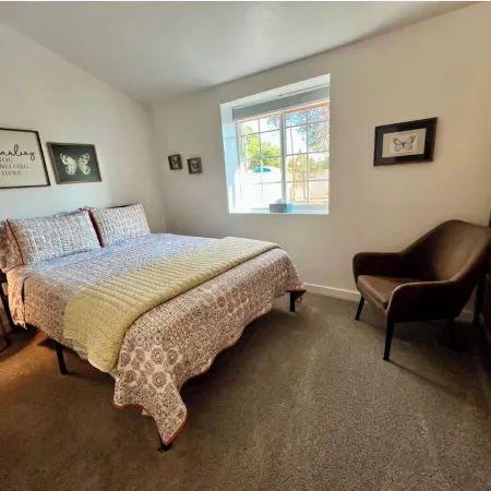 Cozy House - Close to biking/Pet Friendly