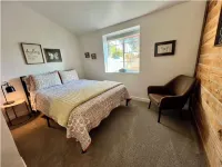 Cozy House - Close to biking/Pet Friendly