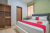 RedDoorz Syariah Near Krida Nusantara Hotels near Faculty of Sharia and Law UIN SGD Bandung