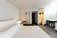 The Clarendon Hotel and Spa Hotel in zona The HEFAR Group