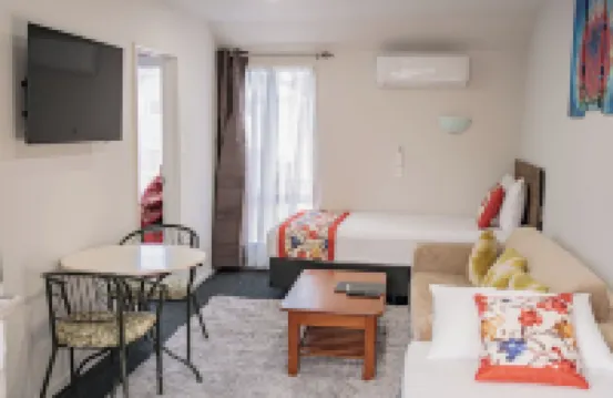 Samhil Motor Lodge - Homestays