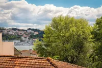 Aguda1 · Aguda's Family House 4Bd, Parking, BBQ