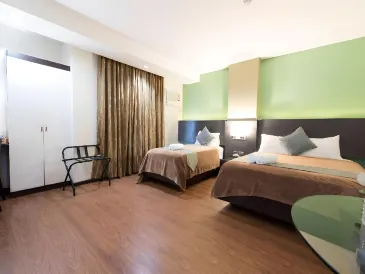 Lorenzzo Suites Hotel