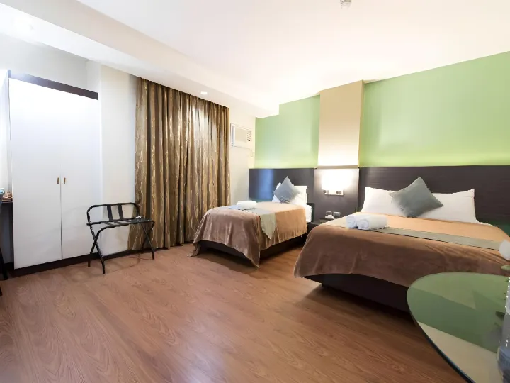 Lorenzzo Suites Hotel