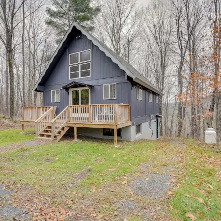 Hunter Mountain Home w/ Game Room: 1 Mi to Skiing!