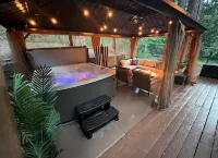 Luxe Cozy Lake Arrowhead Cabin New Hot Tub Kid & Dog Friendly