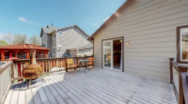 Entire house in a quiet neighbourhood