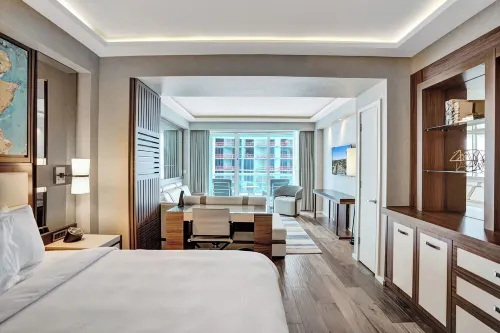 Luxury Beachfront Studio-with Daily Cleaning