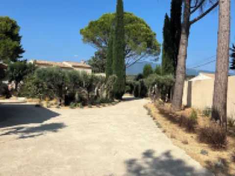 Fantastic private villa with heated saltwater pool in Provence Hôtels à : Modène