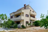 Apartments Belvedere-Three Bedroom Apartment with Balcony Hotels in 